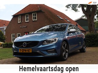 Volvo V60 1.6 T3 R-Design Aut. | Sportpakket | Automaat | Dis. Riem V.V. | Navigatie | Climate | Historie | Origineel Nederlands