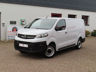 Opel Vivaro GB 2.0 Diesel 145pk L3/ Apple Carplay/ Airco/ Vloer + wandplaten/ 3 Zitplaatsen/ Cruise control/ Parkeersensoren