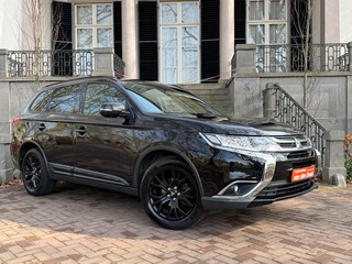 Mitsubishi Outlander 2.0 Instyle+ 4WD 7P Automaat BLACK-LINE Navi Sch-Dak 360C Camera Trekhaak