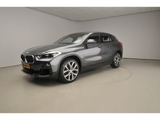 BMW X2 sDrive18i Automaat / Trekhaak / LED / PDC / Navigatie / Alu wielen