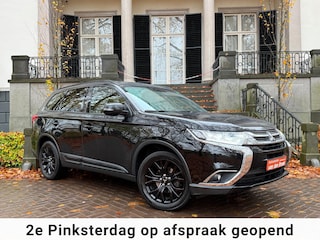 Mitsubishi Outlander 2.0 Instyle+ 4WD 7P Automaat Sch-Dak Navi 360C Camera Trekhaak Climate Cruise Ctr