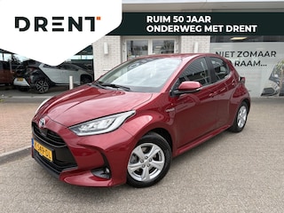 Toyota Yaris 1.5 Hybrid Dynamic | Keyless Entry & Start | All-season | Navi |