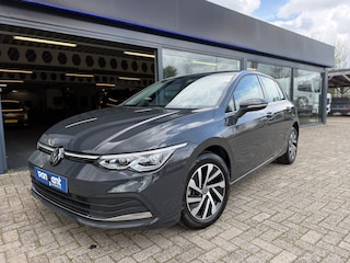 Volkswagen Golf 1.4 eHybrid Style Volkswagen Golf 1.4 eHybrid Style BOMVOL OPTIES!