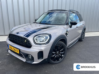 Mini Countryman 1.5 Cooper S E ALL4 Chili 224pk AUTO | Panoramadak | Elektrische achterklep | Head-up display | Navigatie | Cruise control | Stoelverwarming | Keyless entry/start | 18" LMV