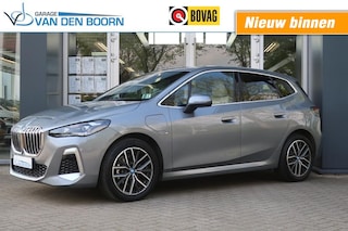 BMW 225e xDrive, Camera rondom, Leder, M-Pakket, HUD etc.