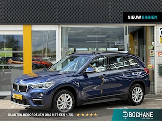BMW X1 sDrive20i High Executive | NAP | Trekhaak | Cruise adaptief | Stoelverwarming | LED | Achteruitrijcamera | Climate Control | Heads-up display | Elektrisch glazen panorama-dak |