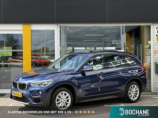 BMW X1 sDrive20i High Executive | NAP | Trekhaak | Cruise adaptief | Stoelverwarming | LED | Achteruitrijcamera | Climate Control | Heads-up display | Elektrisch glazen panorama-dak |