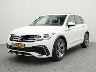 Volkswagen Tiguan R-Line 1.5 TSI 150 PK DSG | LED Matrix IQ | DCC | Panoramadak | Trekhaak | Achteruitrijcamera | Side Assist |