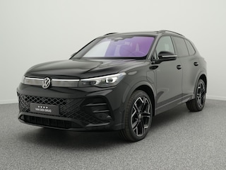 Volkswagen Tiguan R-Line 1.5 eHybrid 272 PK | LED Matrix IQ | Leder | Panoramadak | Harman/Kardon | DCC | 360 Camera | Trekhaak | Dode Hoekassist | Akoestische ramen | Stoelverkoeling & Stoelverwarming | Massage |