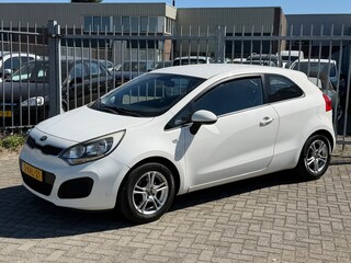 Kia Rio 1.2 CVVT Comfort Pack 86PK NL AUTO NAP! NAVI l Airco l MTF-STUUR l LMV! NIEUWE KOPPELING-APK&BEURT! TOPSTAAT!