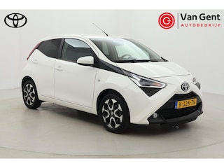 Toyota Aygo 1.0 VVT-i x-joy | Apple Carplay / Android Auto | Clima | Camera | 15 inch | Bluetooth | Privacy glas