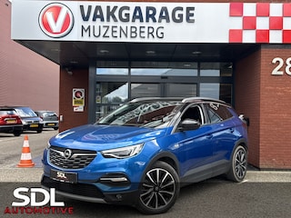 Opel Grandland X 1.6 Turbo Hybrid4 Ultimate // NAVI // CAMERA V+A // APPLE CARPLAY + ANDROID AUTO // STOEL VERWARMING + VERKOELING // ELEK. ACHTERKLEP //