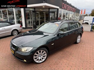 BMW 3-serie Touring 325xi Dynamic Exec. | €500,- KORTING+nw apk |