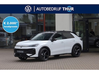 Volkswagen T-Roc 1.5 eTsi R-Line First Edition 150PK / 110kW DSG, Elektrische achterklep met sensorsturing, 20" 'Calgary' LMV, koplampverlichting LED plus, keyless start & entry, parkeerassistent (Park Assist) incl. parkeersensoren voor en achter (pdc), achteruitrijcamera (rear view), elektrisch verstel-, verwarm- en inklapbare buitenspiegels, verwarmbare voorstoelen, draadloos Apple Carplay & Android Auto, dodehoekdetectie (Side Assist), grootlichtassistent (Light Assist) etc.
