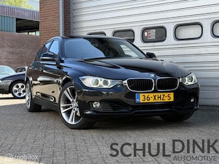 BMW 320i Upgrade Edition AUTOMAAT|SPORTSTOELEN