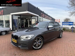 BMW M135i Executive | €250,- KORTING | navi airco automaat