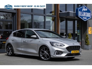 Ford Focus 1.5 EcoBoost Titanium|ST uitgevoerd|Parkeersensoren|Trekhaak|