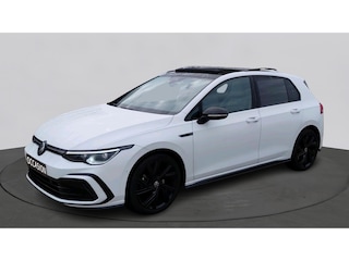 Volkswagen Golf 1.5 eTSI 130pk DSG R-Line Business | Black Style | Panoramadak | 18" |