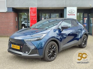 Toyota C-HR 2.0 Plug-in Hybrid 220 GR SPORT PLUS TREKHAAK PANODAK HEAD-UP 360° CAMERA 18'' LM-VELGEN 4S-BANDEN EL-STOEL/ACHTERKLEP STOEL/STUURVERW NL-AUTO 1E-EIG