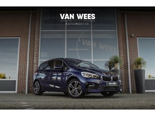 BMW 2-serie Tourer 218i Executive Edition Sport Line | 1e eigenaar | NL auto | Head-up | LED | Camera | Sportstoelen | HiFi audio | DAB | Cruise control | Navigatie | PDC