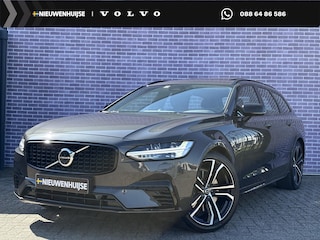 Volvo V90 2.0 T8 Plug-in hybrid AWD Ultra Dark | Gelaagd glas | Trekhaak | Luchtvering | Bowers & Wilkins | Massage | Stoel Koeling | 360° Camera | Adaptieve cruise | Stoel/stuur verwarming |