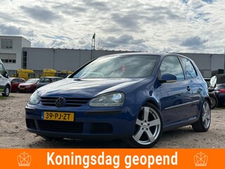 Volkswagen Golf 1.6 FSI Comfortline/ VELGEN / NAVI
