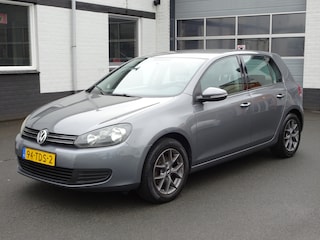 Volkswagen Golf 1.2 TSI Comfortline BlueMotion Automatische airco, licht metalen velgen, navigatie, cruise controle, trekhaak, enz.