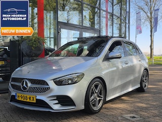 Mercedes-Benz B-klasse 180 Business Solution AMG AUTOMAAT | Panodak | Afn. Trekhaak | Navigatie | Climate Control | Cruise Control | Licht metalen velgen