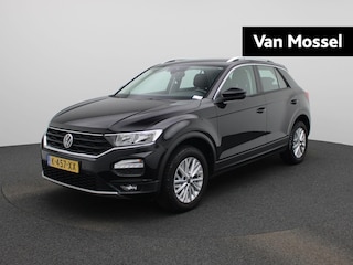 Volkswagen T-Roc 1.5 TSI Style Business 150 PK| Origineel Nederlands | 1e Eigenaar | Trekhaak | Navigatie | Parkeersensoren | Achteruitrijcamera