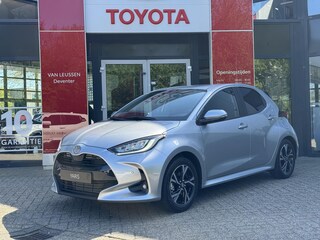 Toyota Yaris 1.5 Hybrid 115 Dynamic MET € 2.900,- INRUILKORTING DIRECT UIT VOORRAAD LEVERBAAR!!!