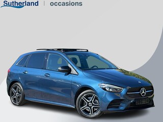 Mercedes-Benz B-klasse 250 e AMG Line | Plug-in Hybride | Camera | Panoramadak | Elektrische achterklep | Getint glas | Half Lederen bekleding |