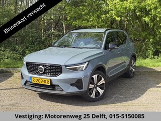 Volvo XC40 1.5 T5 Plug-in hybrid Plus Dark . ACCU 90% . TREKHAAK . DODE HOEKDETECTIE . HARMAN KARDON . STUUR & STOELVERWARMING .
