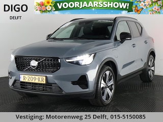 Volvo XC40 1.5 T5 Plug-in hybrid Plus Dark . ACCU 90% . TREKHAAK . DODE HOEKDETECTIE . HARMAN KARDON . STUUR & STOELVERWARMING .