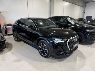 Audi Q3 45 TFSI e S Edition | S-Line | 245 PK | Leder | Matrix LED | Dode Hoek | Virtual Pro | DAB | ACC | Climate | Stoelverwarming | 1 Eigenaar | Dealer Onderhouden | Garantie
