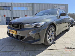 BMW 3-serie Touring 320e Business Edition Plus | Automatische Trekhaak | Adaptieve Cruise Control | Sportstoelen