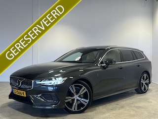 Volvo V60 2.0 T8 Twin Engine AWD Inscription | Navigatie/Android/Apple Carplay | LM Velgen 20" | Voorstoelen Verwarmd | Achteruitrijcamera | Lederen Bekleding | Cruise Control | Airco |
