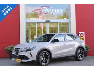 Alfa Romeo Junior 156PK Elettrica 54 kWh | DRAADLOZE APPLE CARPLAY/ANDROID AUTO | PARKEERSENSOREN ACHTER |  CLIMATE CONTROL | VERKEERSBORDEN HERKENNING | ADAPTIVE CRUISE CONTROL | KEYLESS START | LICHTMETALEN VELGEN | LED KOPLAMPEN | LED ACHTERLICHTEN | SCUDETTO "LEGGENDA" |