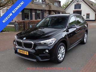 BMW X1 sDrive18i !! AUTOMAAT !! / SPORTSTOELEN / CRUISE / NAVI / STOELVERWARMING