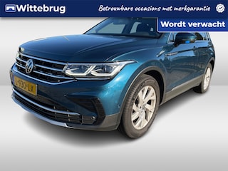 Volkswagen Tiguan 1.5 TSI Elegance / Navigatie / App connect / Camera / Parkeer sensoren V+A / LED / Lichtmetaal 18 inch /