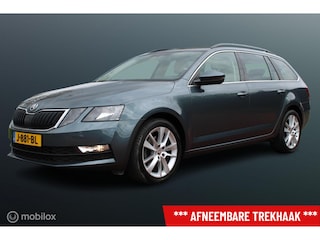 Skoda Octavia Combi 1.0 TSI Greentech Business Edition Plus, Afneembare Trekhaak, Donker glas, 17 Inch LMV, Stoelverwarming, Cruise, Clima, Pdc voor + achter, Navi, App connect