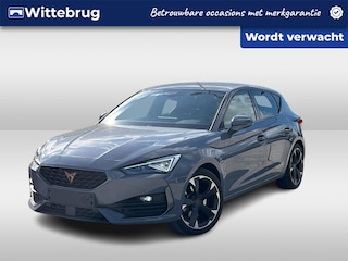 Cupra Leon 1.4 e-Hybrid 204pk Performance DSG Automaat / Navigatie / LM 18 inch / Kuipstoel / Keyless / Camera / Park Assist