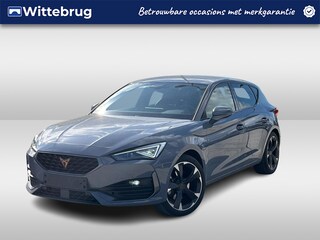 Cupra Leon 1.4 e-Hybrid 204pk Performance DSG Automaat / Navigatie / LM 18 inch / Kuipstoel / Keyless / Camera / Park Assist