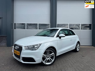 Audi A1 1.2 TFSI Connect Airco Cruise Navigatie 17 inch
