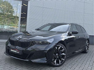 BMW 5-serie Touring 530e M-Sport+Pro M-Zetels H&K Head-Up Carbon Iconic Keyless Camera Drive-A+ VOL!