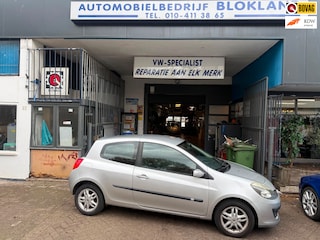 Renault Clio 1.4-16V Sport/ met onderhoudshistorie, Airco, lichtmetalen velgen, NAP en een ruime APK!!!