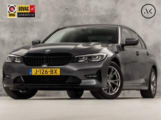 BMW 318i Sport Line 156Pk Automaat (VIRTUAL COCKPIT, DEALER ONDERHOUDEN, GROOT NAVI, LEDER, ZWART HEMEL, SPORTSTOELEN, GETINT GLAS, SFEERVERLICHTING, PARKEERSENSOREN, NIEUWE APK, NIEUWSTAAT)
