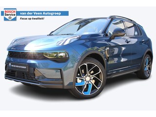Lynk & Co 01 1.5 | 360° camera | Panorama dak | Besturdersstoel elektrisch verstelbaar met memory | Stoelverwarming | Schuif/kantel dak | Adaptive cruise | Keyless entry/start | Dodehoek detector | Elektrisch bedienbare achterklep | Draadloze telefoonlader | Apple CarPlay/Android Auto | Virtueel dashboard | Lane assist | Infinity audio |