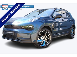 Lynk & Co 01 1.5 | 360° camera | Panorama dak | Besturdersstoel elektrisch verstelbaar met memory | Stoelverwarming | Schuif/kantel dak | Adaptive cruise | Keyless entry/start | Dodehoek detector | Elektrisch bedienbare achterklep | Draadloze telefoonlader | Apple CarPlay/Android Auto | Virtueel dashboard | Lane assist | Infinity audio |