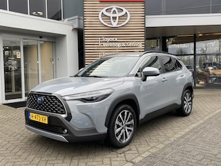 Toyota Corolla Cross 2.0 High Power Hybrid First Edition BLIND-SPOT ELEK-ACHTERKLEP KEYLESS LM-VELGEN PARK-SENSOREN APPLE/ANDROID STOELVERW DRAADLOOS-LADEN AD-CRUISE BLUETHOOTH
