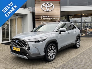 Toyota Corolla Cross 2.0 High Power Hybrid First Edition BLIND-SPOT ELEK-ACHTERKLEP KEYLESS LM-VELGEN PARK-SENSOREN APPLE/ANDROID STOELVERW DRAADLOOS-LADEN AD-CRUISE BLUETHOOTH